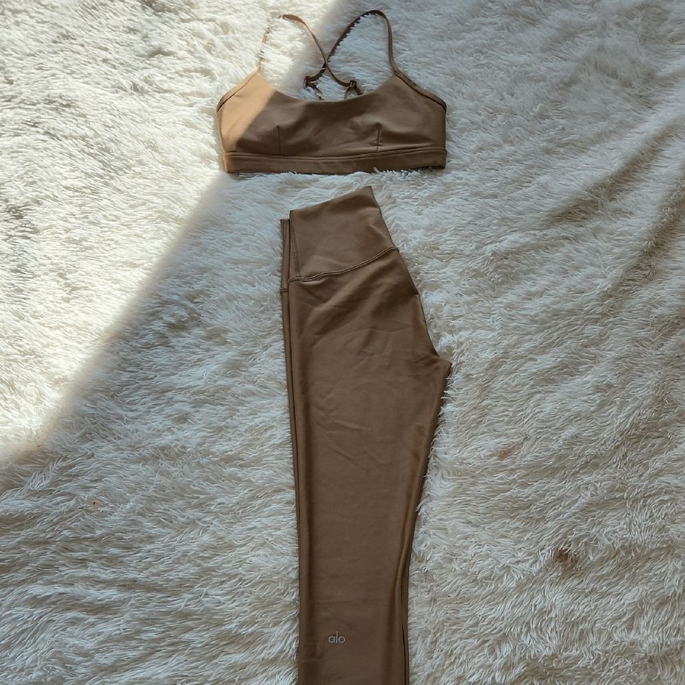 ALO Yoga Brown Sports Bra and Leggings Set